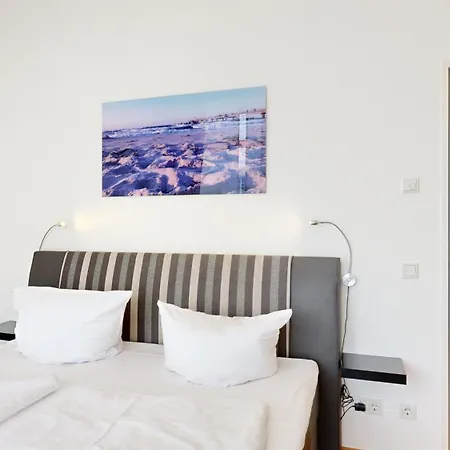 DünenResort in Binz, strandnahe und moderne FeWo mit Balkon und mit Meerblick, *