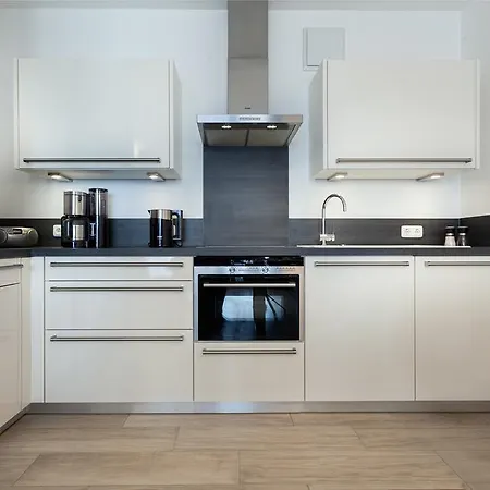 Apartment DünenResort in Binz, strandnahe und moderne FeWo mit Balkon und mit Meerblick,